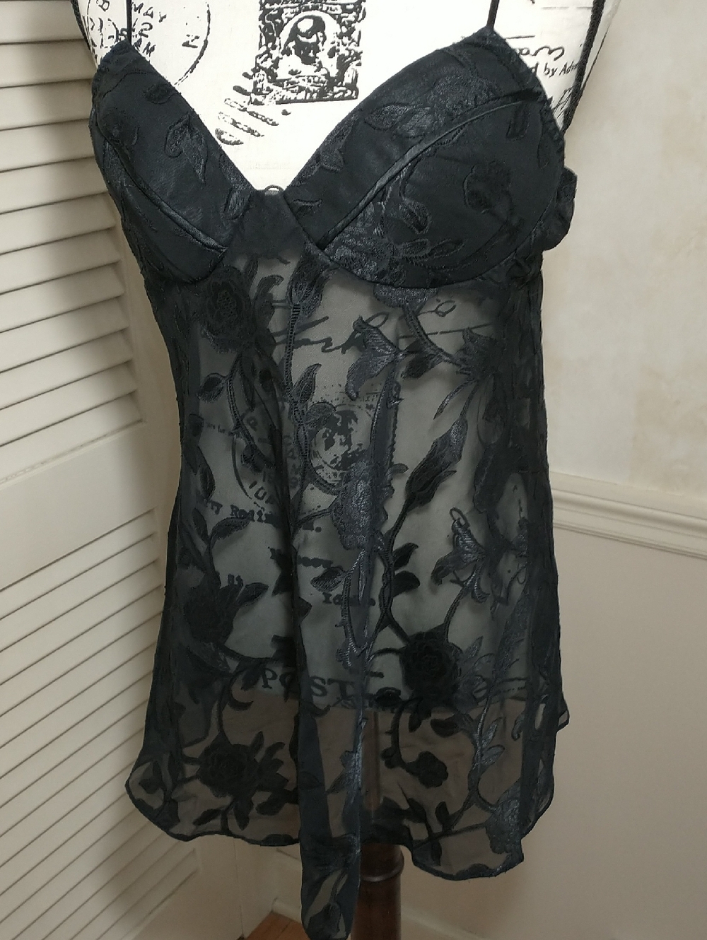 Black Sheer Chiffon Satin‎ Floral Top, Size Large, Padded Bra, Adjustable